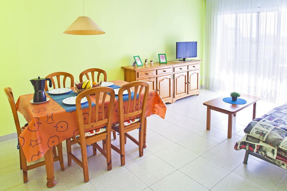 Rvhotels Apartamentos Ses Illes Blanes Extérieur photo